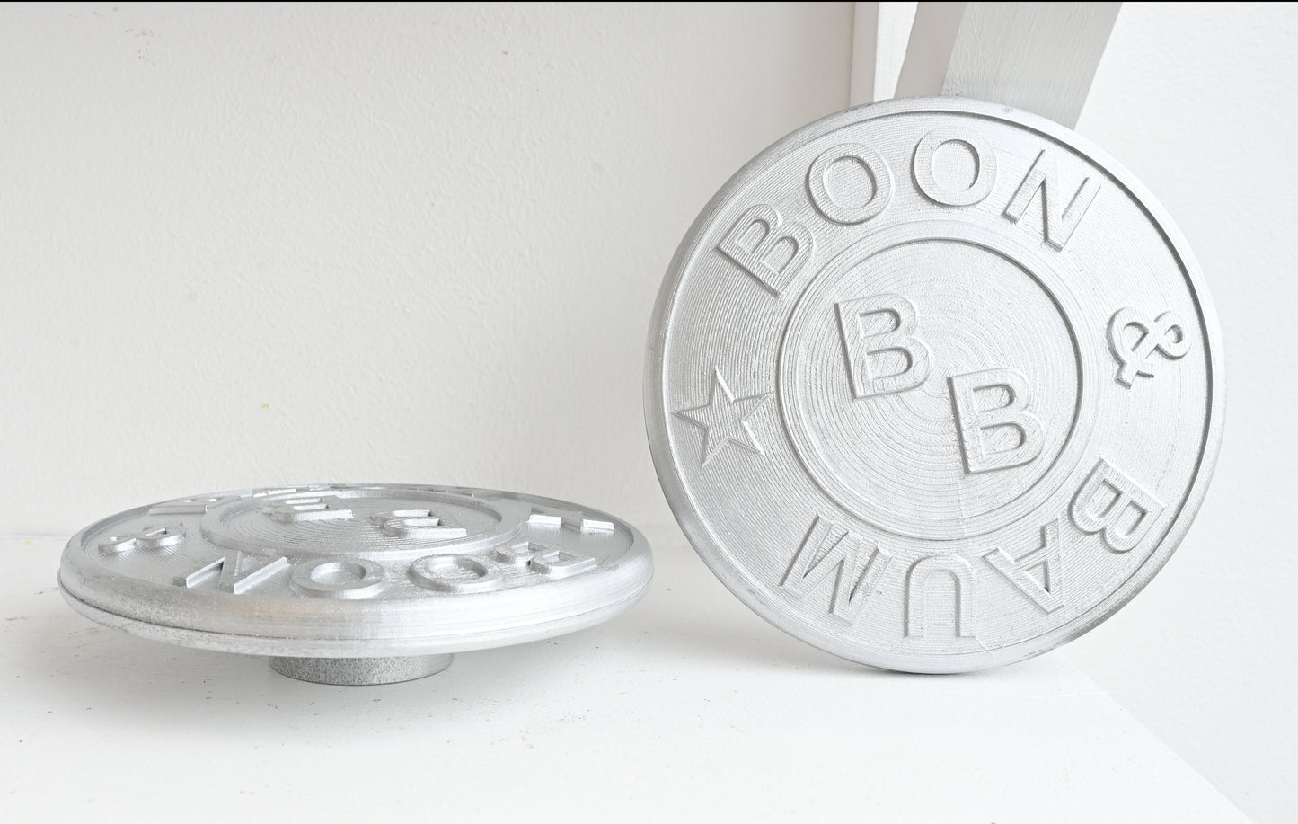 Boon and Baum: Button