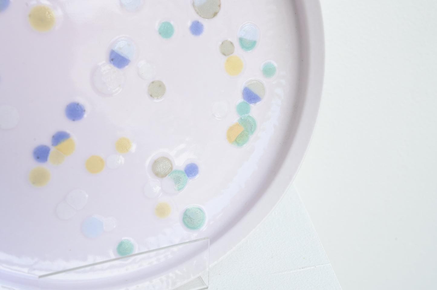 Attua Aparicio: Culture plate Pink
